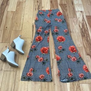 Life Clothing Co Bell Bottom sz small